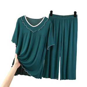 ชุดนอนฤดูร้อนสำหรับผู้หญิงปี 2025 ชุดเสื้อคอวีแขนกุด กางเกงขายาวระดับเข่า ผ้าโพลีเอสเตอร์ 95% สแปนเด็กซ์ 5% แห้งเร็ว สวมใส่สบาย - Product Image 2