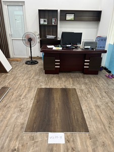 พื้นไวนิลพีวีซีแบบคลิ๊กล็อคสำหรับปูพื้นภายในอาคาร ทันสมัย กันน้ำ - Product Image 5
