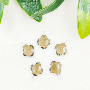 Pendentif exquis en quartz fumé briolette trèfle fait à la main en argent sterling 925 avec finition vermeil en or - Product Image 1