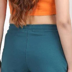 Couleur unie verte durable avec propre logo imprimé personnalisé fait à la main dernier vêtement extérieur dame short de course - Product Image 5