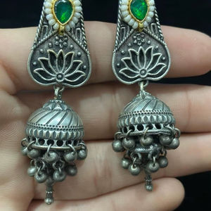 Pendientes de gota de plata alemana en forma de joyería étnica para mujer pendientes llamativos de acabado antiguo para ropa festiva e informal - Product Image 3