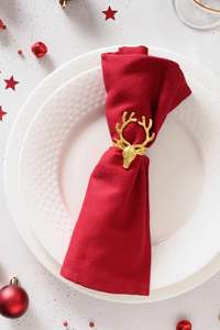Anneau de serviette en métal artisanal classique représentant un renne, offrant une beauté intemporelle pour les occasions de repas en famille - Product Image 5