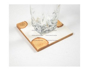 Venta al por mayor de posavasos cuadrados de madera de acacia y resina epoxi, los mejores posavasos de madera de acacia y borde de resina, el mejor posavasos para beber café - Product Image 6