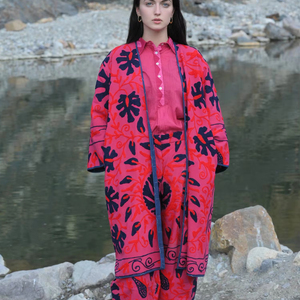 Chaqueta de Mujer de Terciopelo Bordada con Diseño Suzani Tradicional 2024, Patrón Floral, Acolchada, Técnica de Impresión en Algodón, para Otoño, Primavera e Invierno - Product Image 1