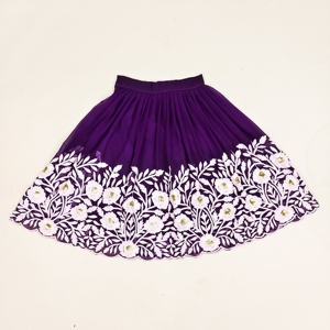 Shoryam Lehenga Choli Morado Festivo para Niñas, Bordado Floral Intenso, Escote con Volantes, Estilo Étnico para Bodas y Fiestas, Largo hasta el Suelo - Product Image 4