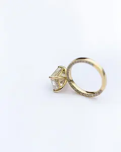 Anillo de diamantes y corte radiante impresionante para siempre de la mejor calidad, perfecto para compromisos, bodas, socios para venta de exportación - Product Image 5