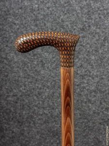 Prix ASSISTANCE Canne en bois réglable avec nœuds multiples Bâton de marche en bois solide pour les aînés par Standard International - Product Image 6