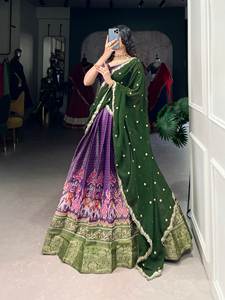 Trabajo de tejido Zari de seda tradicional con borde de encaje estampado elegante Lehenga Choli, diseñador Lehenga choli, ropa de boda Lehenga. - Product Image 2