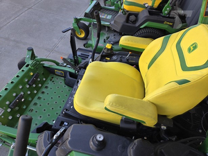 Più venduto 2025 John Deere Z960M Trattorino rasaerba commerciale a raggio <span class=keywords><strong>zero</strong></span>, Motore Kawasaki 31HP, Piatto di taglio 60'', Attrezzatura per paesaggistica per <span class=keywords><strong>S</strong></span> - Product Image 4