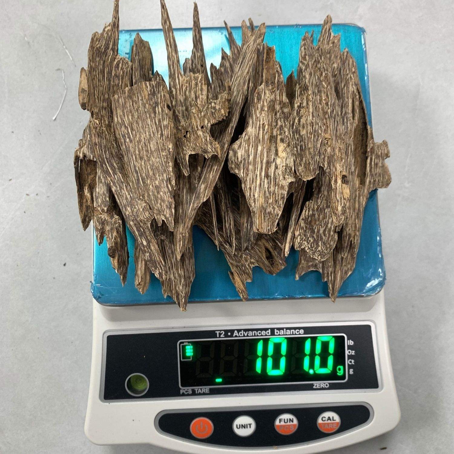 สีน้ำตาลเข้ม