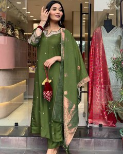 Traje Salwar Kameez Tradicional Bordado de Seda Romana de Secado Rápido para Todas las Temporadas con Dupatta para Damas, Ropa de Fiesta India - Product Image 4