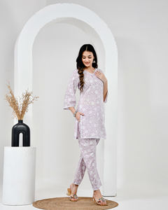 ชุดคออร์ดินท์พิมพ์ลายด้วยมือสำหรับผู้หญิง ชุดคุर्ตาผ้าฝ้ายพร้อมกางเกง ชุดอินเดียแบบดั้งเดิมสำหรับขายส่งและส่งออก เสื้อผ้าสำหรับใส่ในชีวิตประจำวัน - Product Image 5