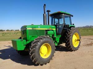 1986 pour John pour Deere 4850 tracteur à vendre machine agricole haute performance avec composant de boîte de vitesses à noyau - Product Image 6