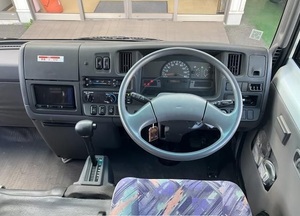 ECONÓMICO! Autobuses CIVILIANS 2WD Usados del 2000 con Volante a la Derecha - Product Image 2