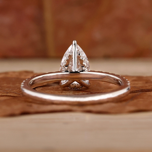 แหวนหมั้นแบบซ่อนเพชรทรงลูกแพร์ 1.0 2.0 กะรัต เพชรเลี้ยงในห้องปฏิบัติการคุณภาพ FVS1 รับรองโดย IGI แหวนแต่งงานแบบฝังเพชร เพชรเม็ดเดี่ยว - Product Image 3