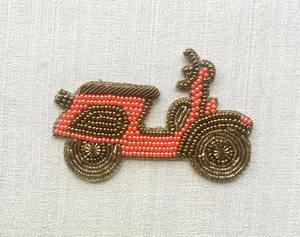 Llavero de Aleación con Cuentas Bordadas a Mano, Diseño de Ropa de Noche, Duradero e Impermeable, HUSSAIN CRAFTS - Product Image 2