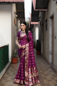 Hermoso puro Bandhej seda Sari rico Pallu Matka borde Zari tejido Welltex Kalash-púrpura para mujeres ropa India/paquistaní - Product Image 3