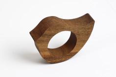 Juego de cuatro servilleteros de madera bellamente hechos a mano para crear un ambiente cálido y rústico en la configuración de su mesa de comedor - Product Image 5