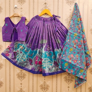 Ensemble Lehenga Choli Shoryam Fashion pour filles avec dupatta |   Vêtements ethniques pour enfants en polyester imprimé violet pour Diwali, mariage et fête - Product Image 2