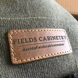 Gorro Personalizado con Parche |   Gorro de Invierno con Parche de Cuero AGREGA TU LOGOTIPO Gorras para Empleados de Empresa Gorros de Punto de Invierno con Logotipo Personalizado - Product Image 4