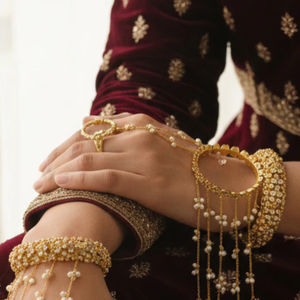 Conjunto de Joyería Nupcial Pakistaní Vintage con Gargantilla de Oro Antiguo con Perlas Colgantes y Elegante Maang Tikka - Product Image 5