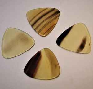 กีตาร์ฮอร์นควายธรรมชาติทำด้วยมือนักดนตรีแบบดั้งเดิมอุปกรณ์ช่างฝีมือเหล่านี้เป็นสินค้าแตรที่ใช้กันทั่วไป - Product Image 3