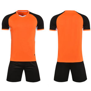 Camiseta de fútbol de poliéster transpirable personalizada, uniformes de entrenamiento de secado rápido para niños y adultos, ropa deportiva sublimada en blanco al por mayor - Product Image 1