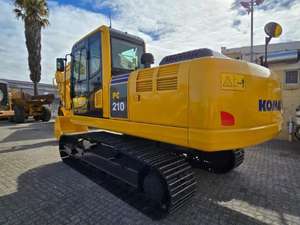 Excavadora Komatsu PC210 Usada al por Mayor, Máquina de Construcción de Alto Rendimiento, Componente Central de Bomba Confiable, 2001-4000 Horas, Francia - Product Image 2