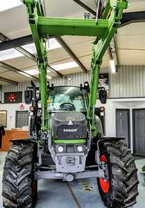 รถแทรคเตอร์สนามหญ้าและสวนระบบอัตโนมัติ100hp-180hp Fendt 200 Vario พร้อมเครื่องยนต์ Deutz fahr และ Core ซื้อเลย - Product Image 3