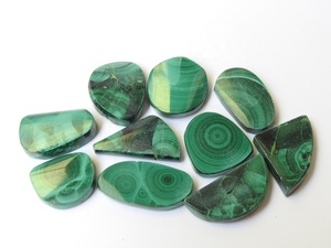 หินอัญมณีทรงแฟนซีตัดเรียบสีเขียวมาลาไคต์สำหรับเครื่องประดับจี้ทำด้วยมือ100% ธรรมชาติ - Product Image 5