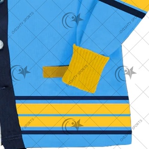 Venta al por mayor personalizado hombres azul y amarillo rayas cárdigan suéter con parche de chenilla ropa de invierno con decoración bordada - Product Image 6
