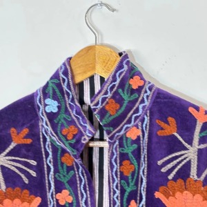 Veste en velours brodée bohème à manches longues, col rabattu, motif floral, grande taille, vêtements d'automne pour femmes - Product Image 2