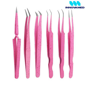 Juego de pinzas para extensión de pestañas de acero inoxidable con punta de fibra, color rosa, de INNOVAMED, al por mayor, a precio de mayorista. - Product Image 2
