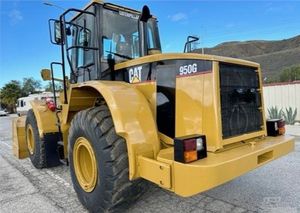 Se vende cargadora CATERPILLAR 950G en buen estado - Product Image 4