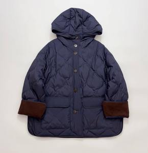 Chaqueta de plumón de poliéster teñida en caliente, estilo vintage, azul oscuro y marrón, con diseño de rombos acolchados, para mujer, nueva colección de invierno. - Product Image 1