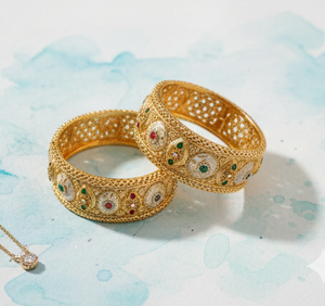 กำไลข้อมือดีไซน์หรูหราทันสมัยสำหรับสาวๆ ผลิตจากโรเดียมสีขาวคุณภาพพรีเมียม ให้ลุคสง่างามสำหรับการสวมใส่ในชีวิตประจำวัน - Product Image 1