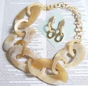 Collier en corne de buffle au design moderne et boucle d'oreille en corne pour collier en corne de buffle de taille personnalisée BY HF CRAFTS - Product Image 1