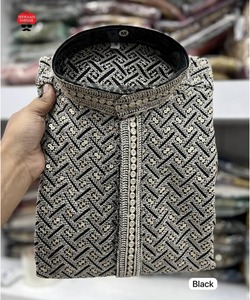 Nouvelle tendance pakistanaise ThobeKurtaPajama ensemble pour hommes en tissu de coton indien avec un design élégant de chaîne de bouton de cou de col - Product Image 3