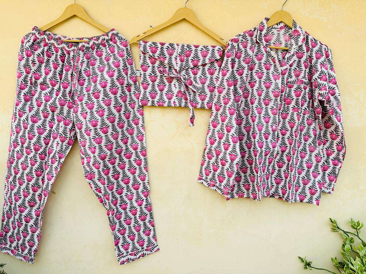 ตามที่แสดงในภาพ