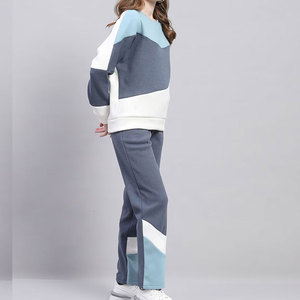 Chándal de mujer con logotipo personalizado de alta calidad, ropa informal de patrón sólido para invierno, chándal de venta de fábrica para mujer - Product Image 2