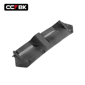 Diffuseur de pare-chocs arrière inférieur en carbone sec style CS pour <span class=keywords><strong>BMW</strong></span> <span class=keywords><strong>F90</strong></span> <span class=keywords><strong>M5</strong></span> <span class=keywords><strong>Competition</strong></span> 2017-2023 avec feu stop LED 51129500602 - Product Image 2
