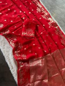 Sari en mousseline de soie pure viscose pour femmes, magnifique bordure tissée en zari floral, butta, tous les petits butti, stock indien, chemisier en cours de fabrication - Product Image 4