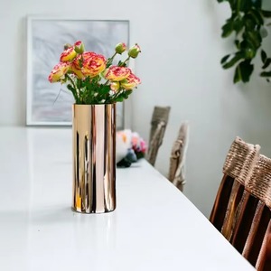 Vase à fleurs en métal fait à la main moderne unique pour fête en plein air vase à fleurs fabriqué par Zahid exporte un grand grossiste - Product Image 2