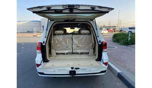 SUV d'occasion 2022-2023, automatique, transmission intégrale, sièges en cuir, moteur 4.1-6L, régulateur de vitesse adaptatif, conduite à gauche, taille des pneus R18, toit ouvrant panoramique - Product Image 5