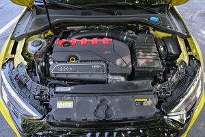 รถออดี้ RS3 Turbo ปี 2024 มือสอง สภาพดี เครื่องยนต์ 5 สูบ ขับเคลื่อน 4 ล้อ อุปกรณ์ครบครัน สีเหลืองพิธอนเมทัลลิก - Product Image 6