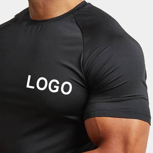 T-shirt Gym Fit avec logo personnalisé pour hommes athlétiques et musclés Vêtements de sport 100% coton tricotés à séchage rapide avec manches serrées - Product Image 3
