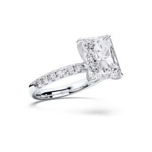 Venta al por mayor 5,50 Ct Radiant Cut & Cut Moissanite Diamond Solitaire Accent Anillo de compromiso Sólido 925 Plata y oro para ella - Product Image 6