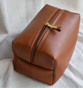 Cuero personalizado de alta calidad para neceser Organizador de maquillaje duradero Bolsa de cosméticos Cremallera Bolsas de moda medianas - Product Image 3