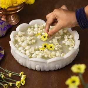 Ritualistic Padma Marble Urli White Multi Utility Flower Shape Urli para decoraciones de flores Stone Urli Bowl y para decoración del hogar - Product Image 4