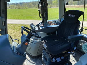รถแทรกเตอร์ VALTRA N142 DIRECT คุณภาพสูง ขับเคลื่อน 4 ล้อ 75 แรงม้า สำหรับงานเกษตรกรรม รถแทรกเตอร์ล้อยางจากจีน ระบบขับเคลื่อน 4WD พร้อมชุดเกียร์และเครื่องยนต์ที่จำเป็น - Product Image 2